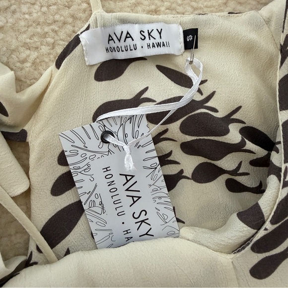 NWT Ava Sky Dress Anessa — Macadamia Fish print | size S. Maxi length. - Picture 5 of 8